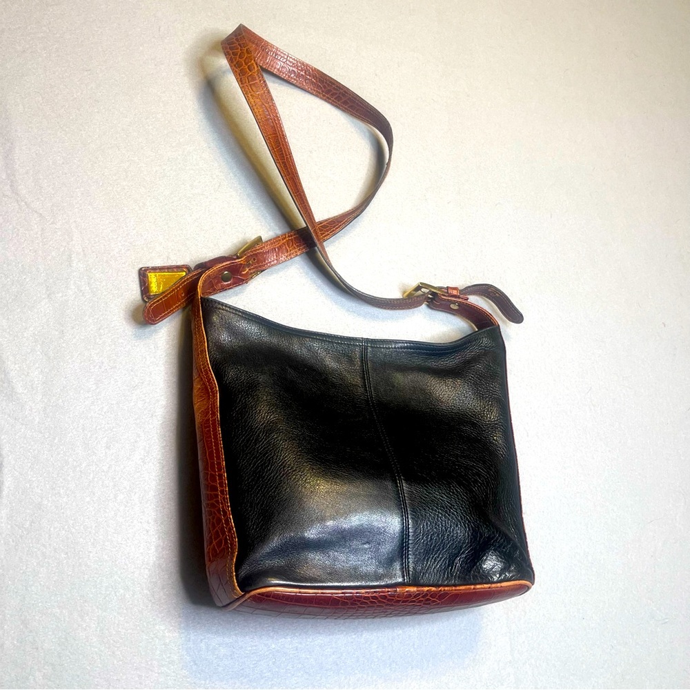 Oroton Black Body / Alligator Embossed Leather Shoulder Crossbody Handbag Purse
